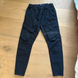 Zara Black Cargo Pants with Tapered Fit
